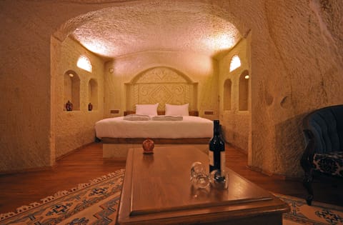 Superior Suite | Premium bedding, minibar, desk, soundproofing