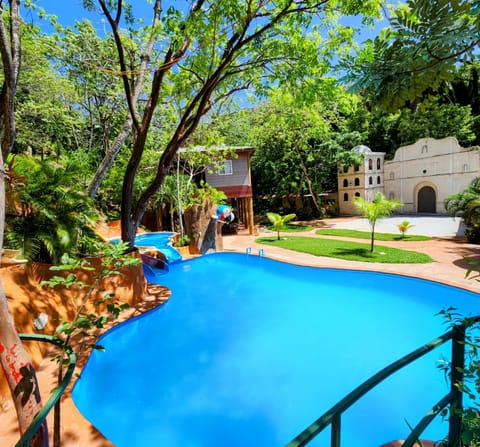 2 outdoor pools