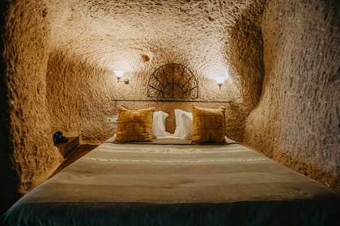 Junior Cave Suite | Premium bedding, in-room safe, individually decorated