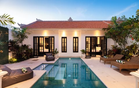Outdoor pool, sun loungers