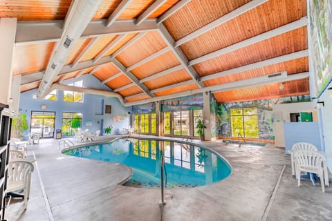 Indoor pool, seasonal outdoor pool, pool umbrellas, sun loungers