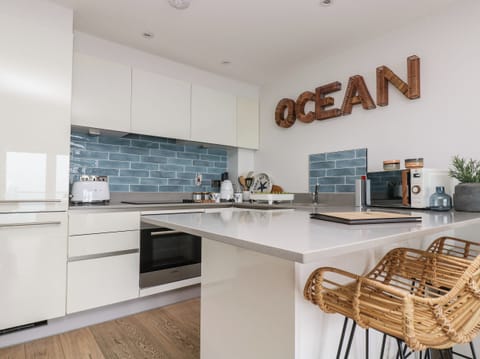 Fridge, dishwasher, electric kettle, toaster