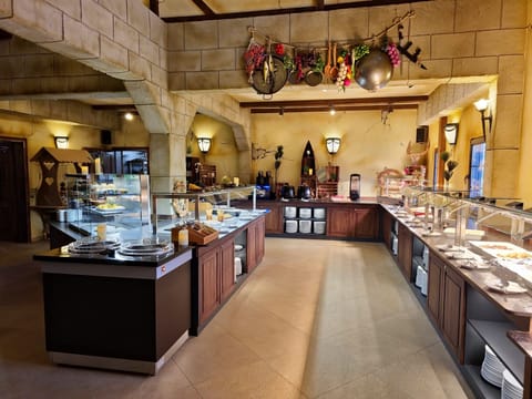 Breakfast and dinner served, garden views 