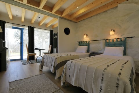 Deluxe Double or Twin Room | Individually decorated, individually furnished, blackout drapes