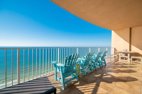 Condo, 1 Bedroom | Property grounds