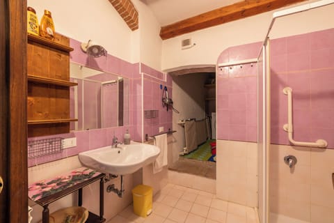 Classic Apartment, 2 Bedrooms, Patio, Ground Floor | Bathroom | Shower, hair dryer, bidet, towels