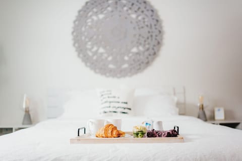 Comfort Suite, 1 Queen Bed, Bathtub | Premium bedding, free WiFi, bed sheets