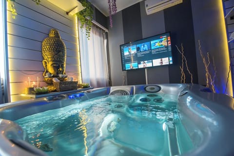Romantic Suite | Living area