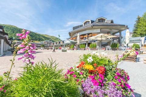 Family Apartment, Multiple Bedrooms (Sestriere Terrace Apt Few Steps From) | Property grounds