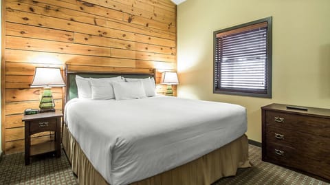 Cabin, 2 Bedrooms | In-room safe, laptop workspace, iron/ironing board, free WiFi