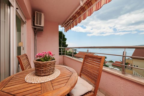 Comfort Apartment | Terrace/patio