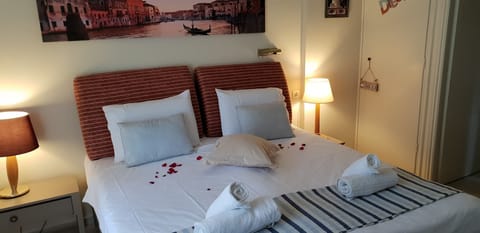 Individually decorated, individually furnished, laptop workspace