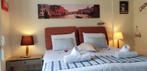 Individually decorated, individually furnished, laptop workspace