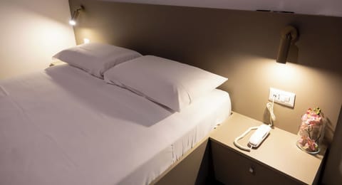 Comfort Triple Room | Frette Italian sheets, premium bedding, pillowtop beds, in-room safe