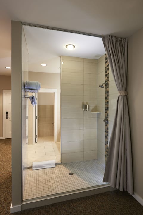 Suite Double Queen | Bathroom shower