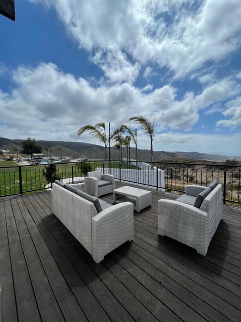 Single Room, Air conditioning, Mountain View | Down comforters, iron/ironing board, free WiFi, bed sheets