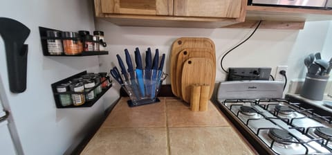 Microwave, coffee/tea maker, electric kettle, toaster