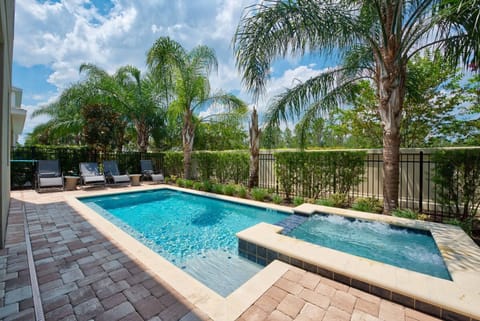 House | 8 bedrooms, high-speed internet