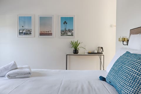 Suite | Free WiFi, bed sheets