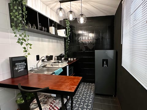 Design Studio Suite | Private kitchen | Mini-fridge, microwave, stovetop, espresso maker