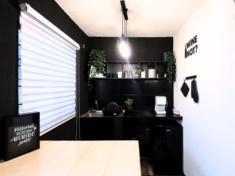 Standard Studio Suite, 1 Double Bed | Private kitchen | Mini-fridge, microwave, stovetop, espresso maker