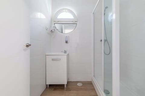 Superior Double Room, 1 Double Bed, Non Smoking, Private Bathroom | Bathroom | Shower, hair dryer, soap, toilet paper