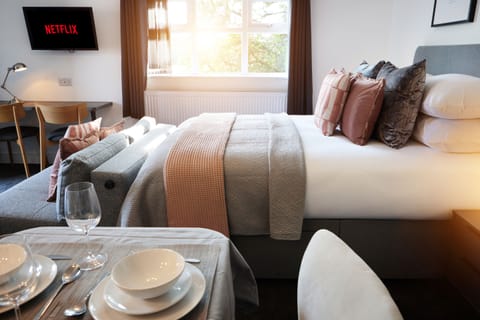 Apartment, Ensuite, Park View (Woden Studio) | Premium bedding, memory foam beds, individually decorated