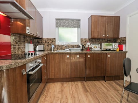 Fridge, electric kettle, toaster, cookware/dishes/utensils