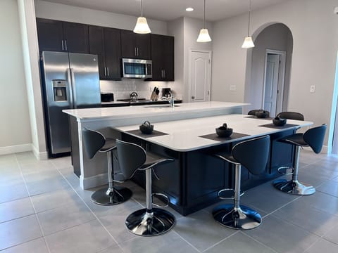 House, 6 Bedrooms | Private kitchen | Coffee/tea maker, fridge, oven, toaster