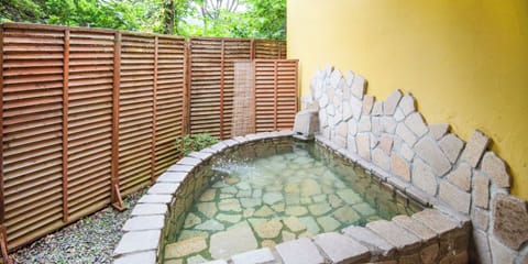 Standard Twin Room, Non Smoking (Main Building) | Bathroom | Free toiletries, hair dryer, slippers, bidet