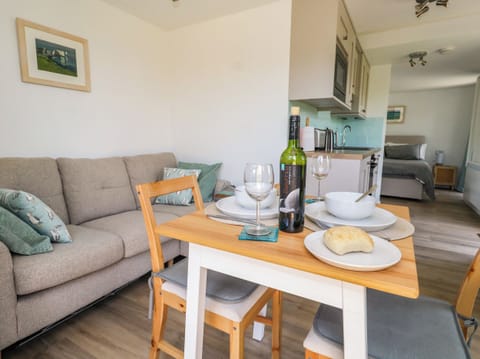 Cottage | Living area