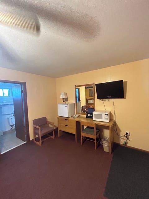 Double Room | Desk, laptop workspace, rollaway beds, free WiFi