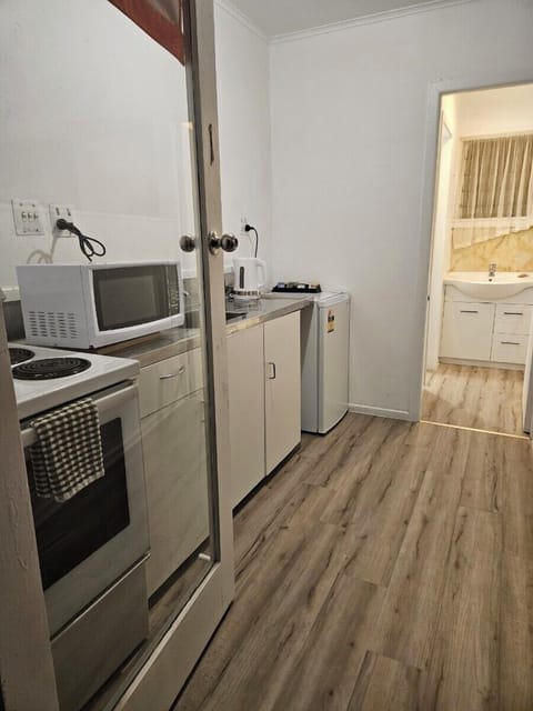 Family Suite, 1 Bedroom, Non Smoking, Kitchen (Family with separate room) | Private kitchen | Full-size fridge, coffee/tea maker