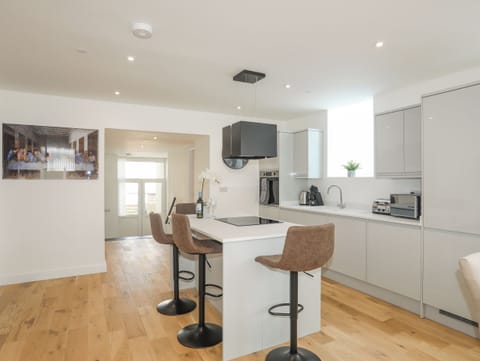 Fridge, dishwasher, electric kettle, toaster