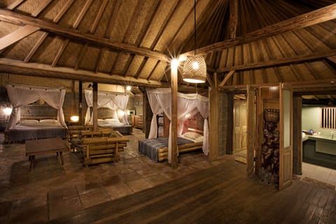 Villa (5 persons) | In-room safe, desk, free WiFi, bed sheets