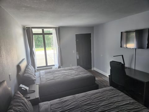 Economy Double Room | Desk, laptop workspace, free WiFi, bed sheets