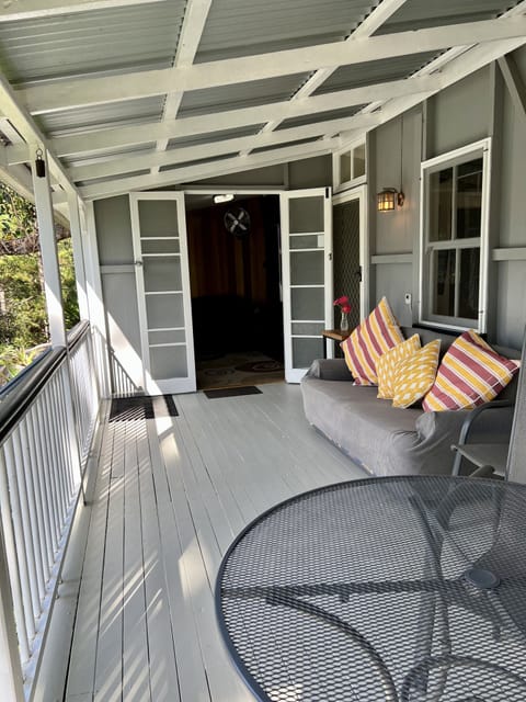 Historical Cottage 4 Bedroom | Egyptian cotton sheets, premium bedding, iron/ironing board, WiFi (free)