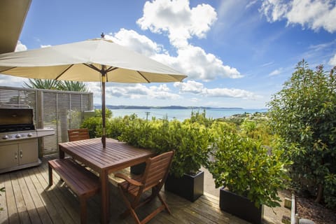 Deluxe Apartment, 2 Bedrooms, Kitchen, Ocean View (Kawau) | Terrace/patio
