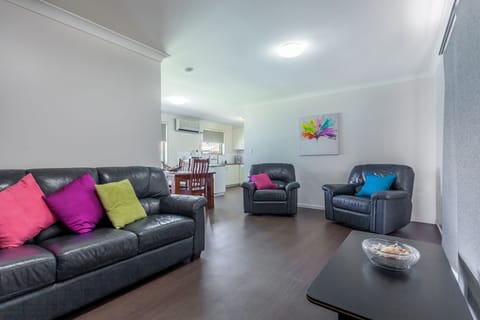 Three Bedroom Apartment (1 Queen, 4 Singles) | Living room | LCD TV