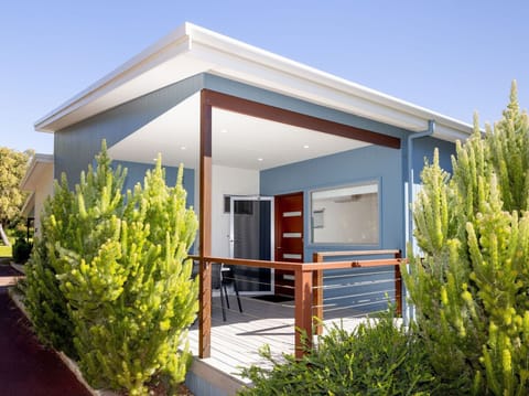 Deluxe Room, 2 Bedrooms, Accessible | Iron/ironing board, free WiFi, bed sheets