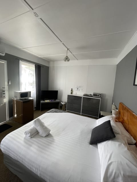 Family Quadruple Room, Multiple Beds, Non Smoking, Refrigerator & Microwave | Iron/ironing board, free WiFi, bed sheets