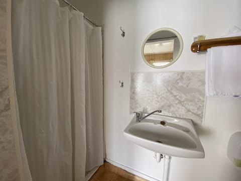 Family Double Room, Multiple Beds, Non Smoking, Refrigerator & Microwave | Bathroom | Shower, towels