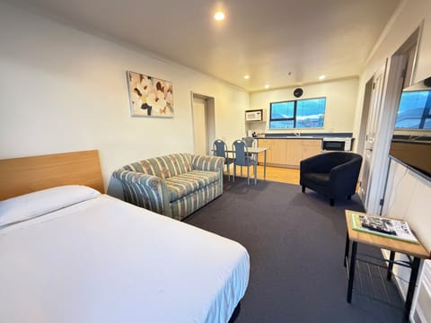 Corporate Apartment, 1 Bedroom | 1 bedroom, iron/ironing board, free WiFi, bed sheets