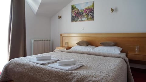 Minibar, in-room safe, desk, soundproofing