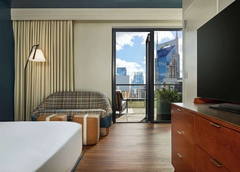 Penthouse, 1 Bedroom | Living area | 43-inch flat-screen TV with cable channels