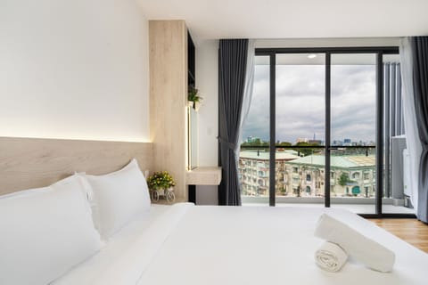 Apartment with Balcony | 1 bedroom, desk, blackout drapes, soundproofing