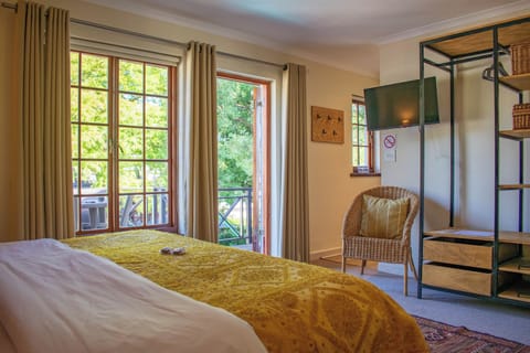 Classic Room, Balcony, Mountain View | In-room safe, individually decorated, individually furnished