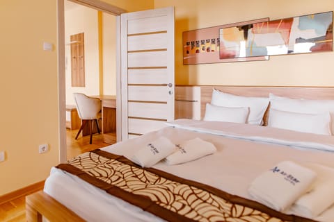 Comfort Double Room | Desk, laptop workspace, blackout drapes, soundproofing