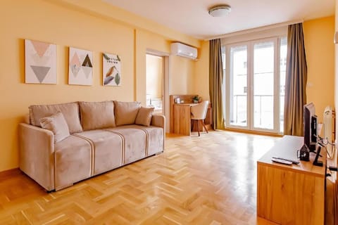 Grand Apartment | Living area | Smart TV