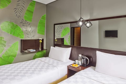 Standard Twin Room | In-room safe, desk, laptop workspace, iron/ironing board (on request)